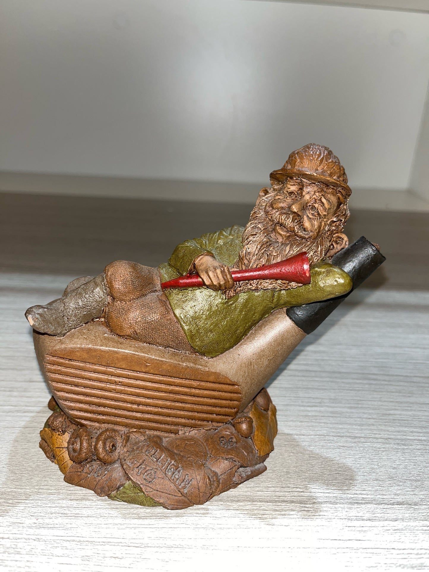 Cairn Tom Clark Golfer Statue