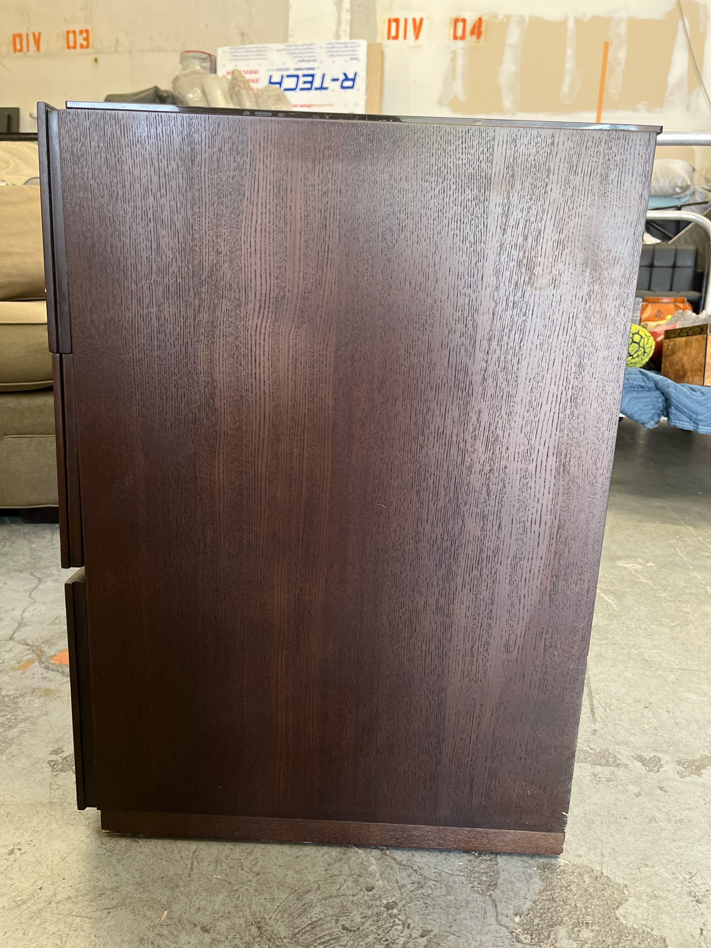 Leggero Brown Dresser with 6 Drawers & Glass top