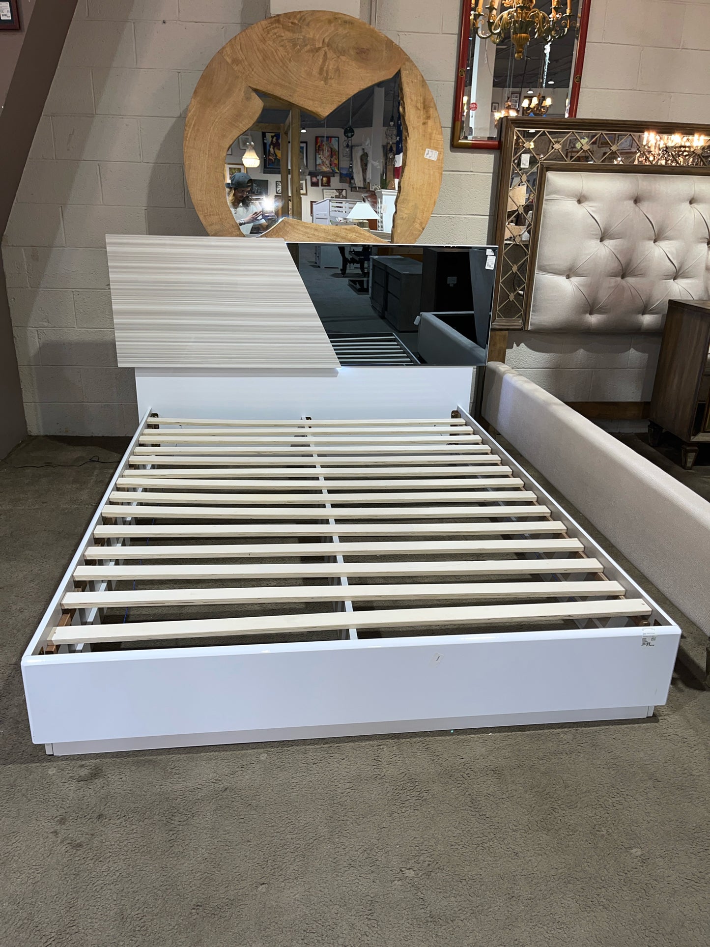 Queen Size White Lacquered Wood & Smoke Mirror Bed w/ LED Lights