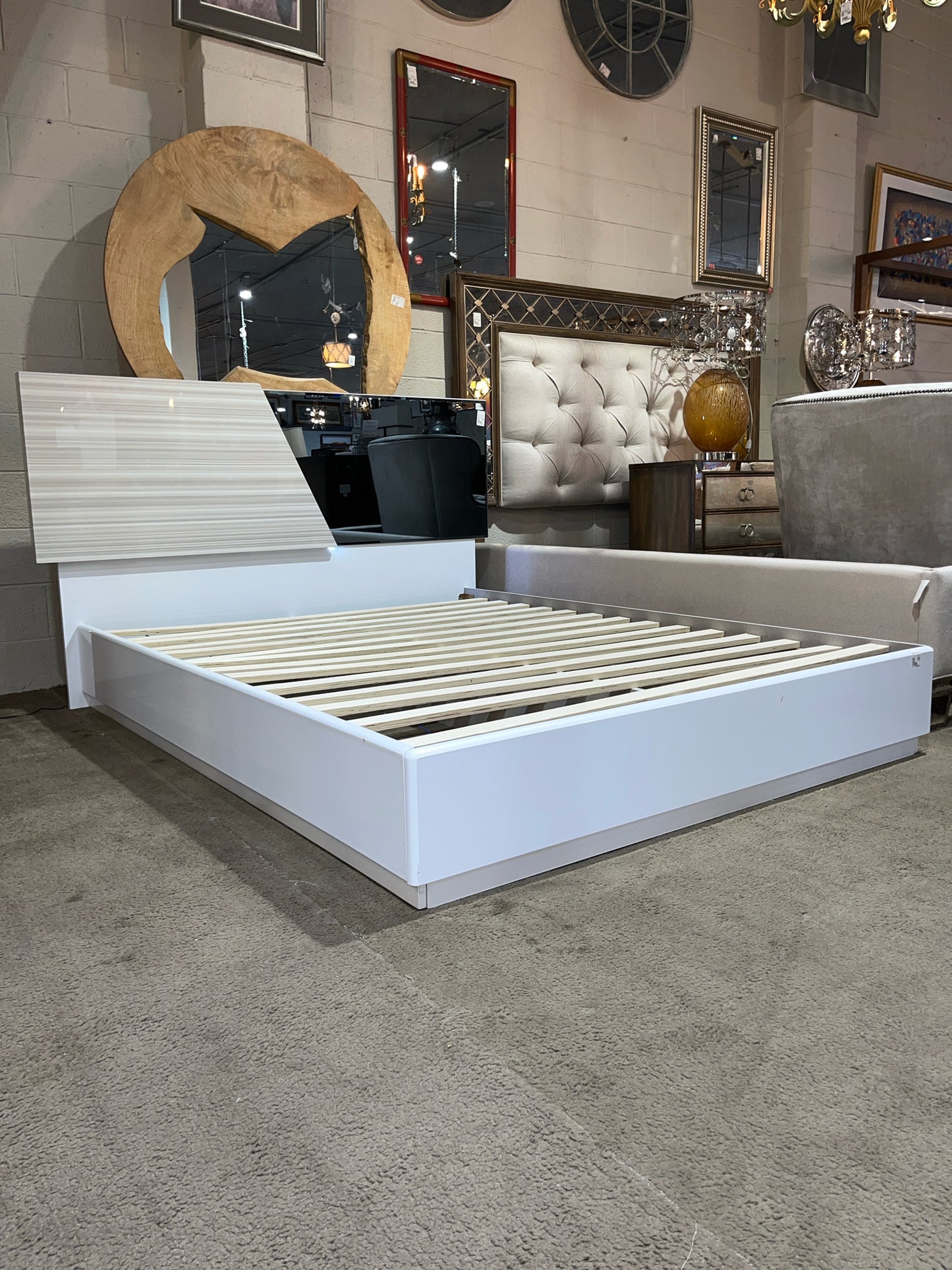 Queen Size White Lacquered Wood & Smoke Mirror Bed w/ LED Lights