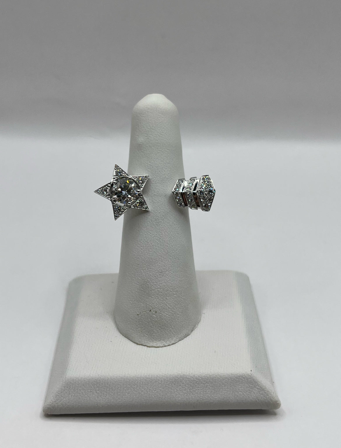 Chanel 18K White Gold & Diamond Comete Ring