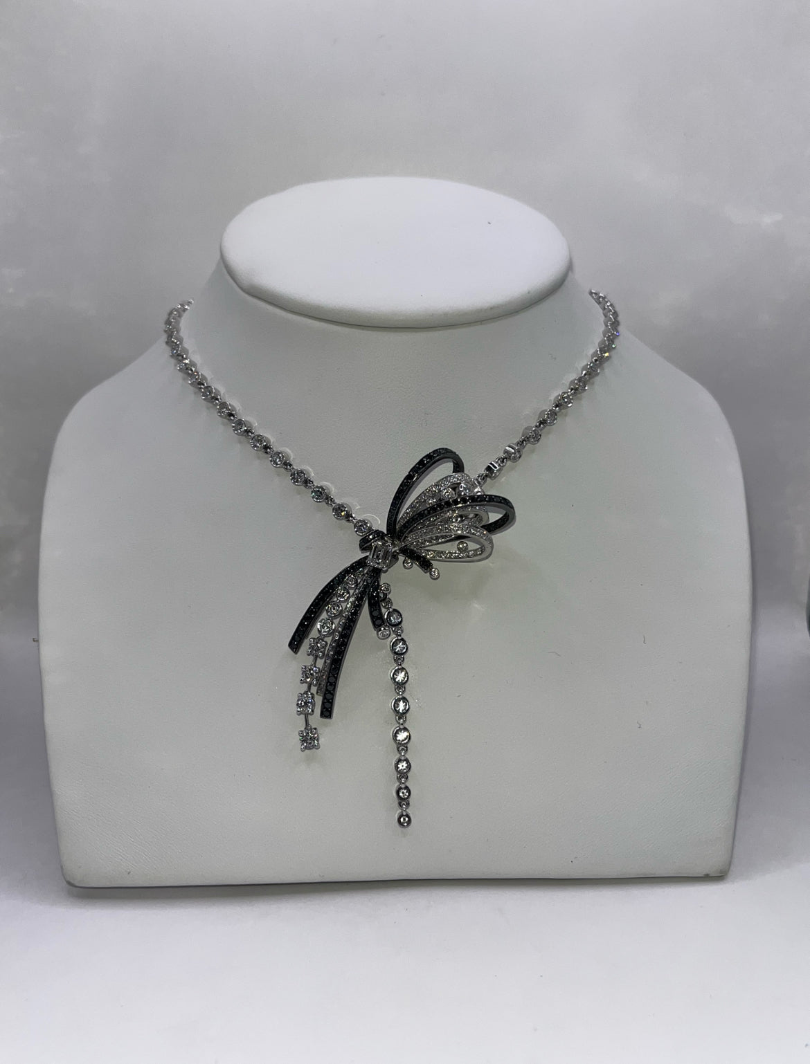 1932 Chanel 18K White Gold & Diamond "Rudan Series" Bowtie Necklace
