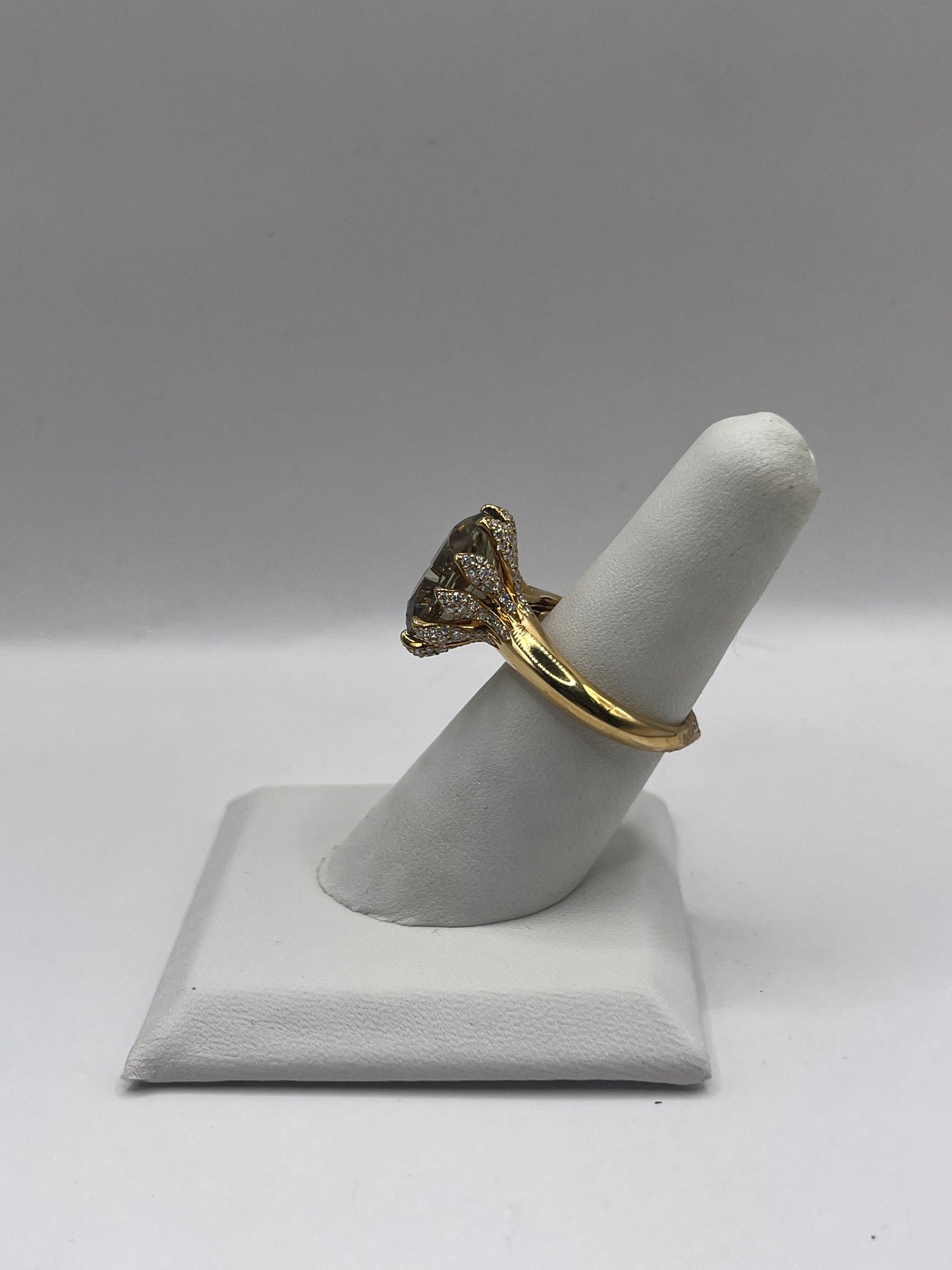 Kat Florence 18K Yellow Gold Zultanite & Diamond Ring