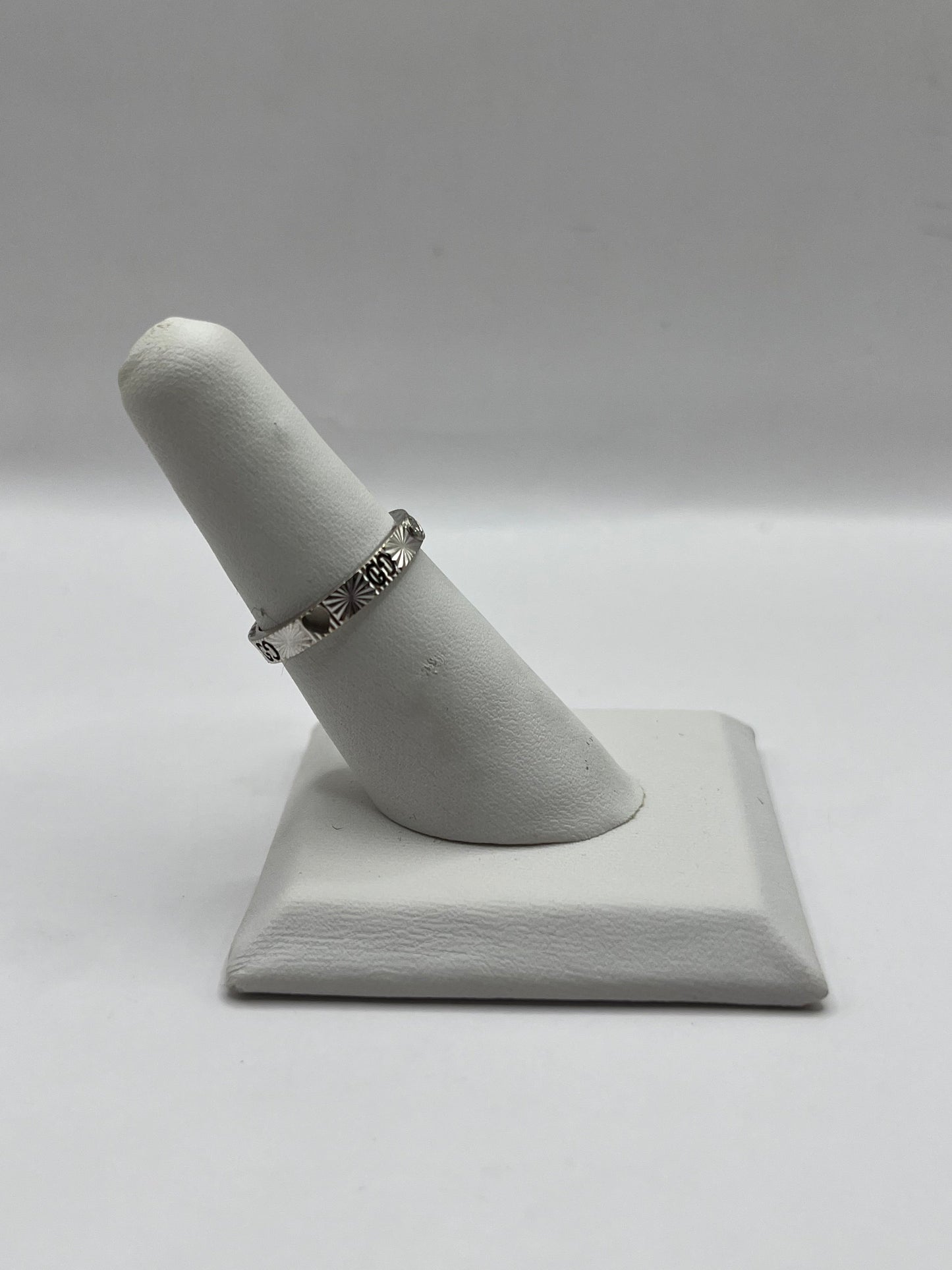 Gucci 18K White Gold & Diamond Ring