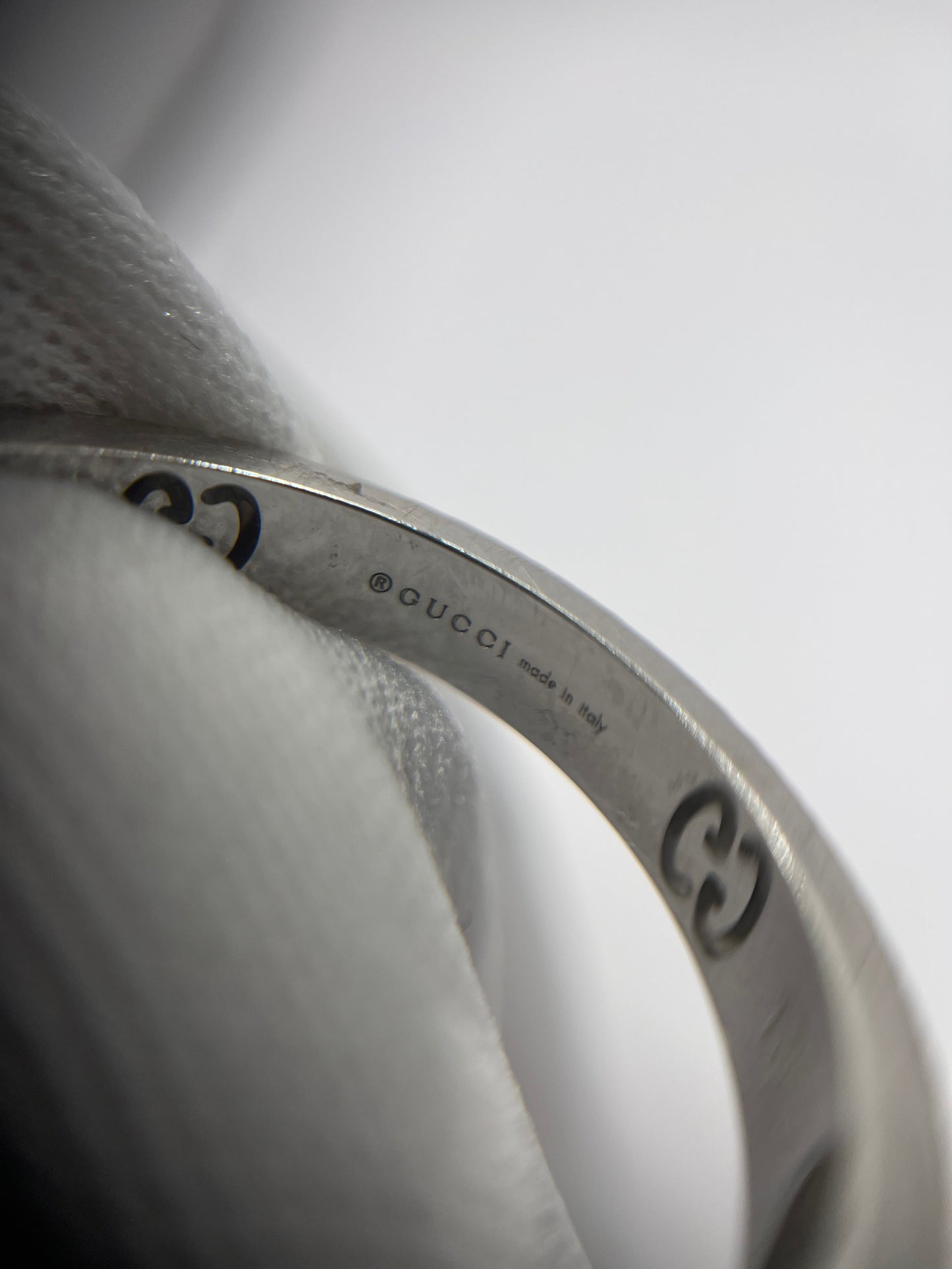 Gucci 18K White Gold & Diamond Ring