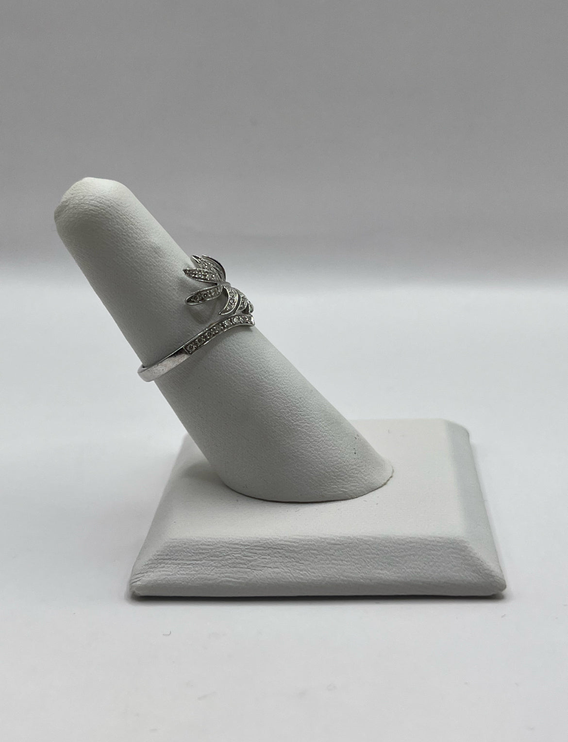 Chanel 18K White Gold & Diamond "Plume de Chanel" Ring
