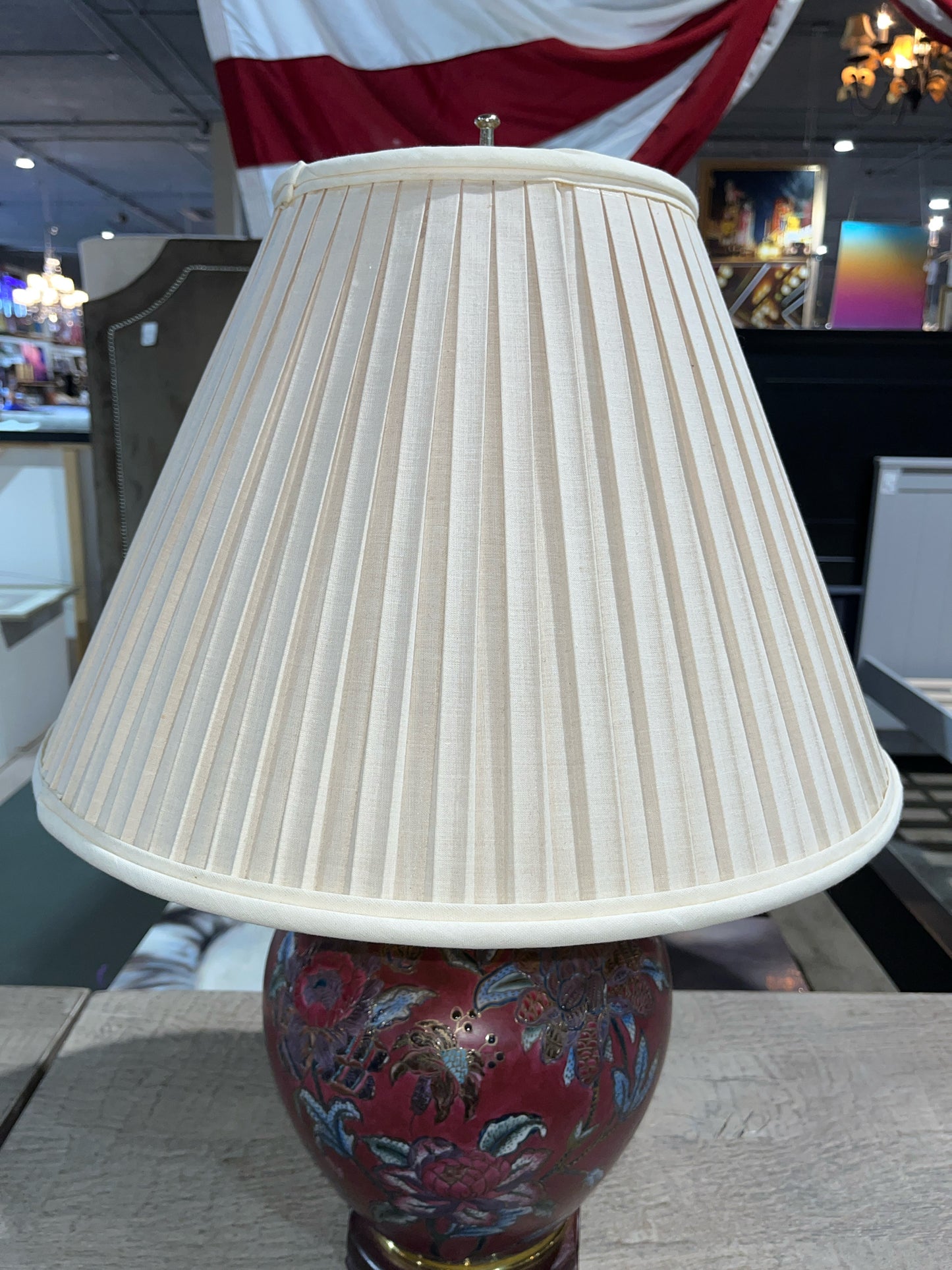 1970's Ming Style Urn Lamp