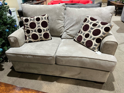 RC Willey Gray MicroFiber Loveseat w/ Pillows
