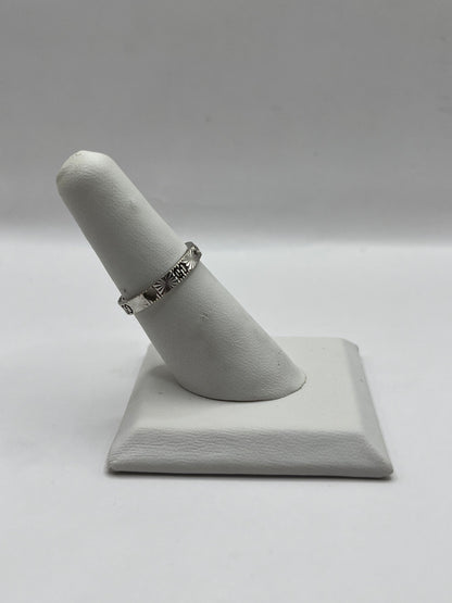 Gucci 18K White Gold & Diamond Ring