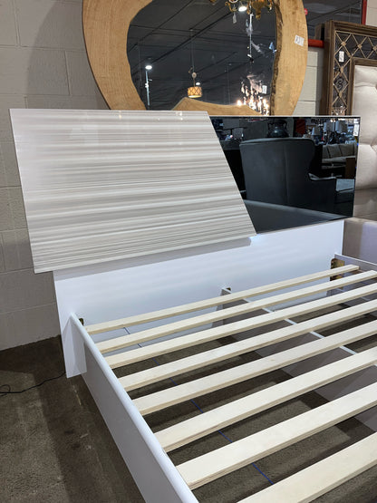Queen Size White Lacquered Wood & Smoke Mirror Bed w/ LED Lights