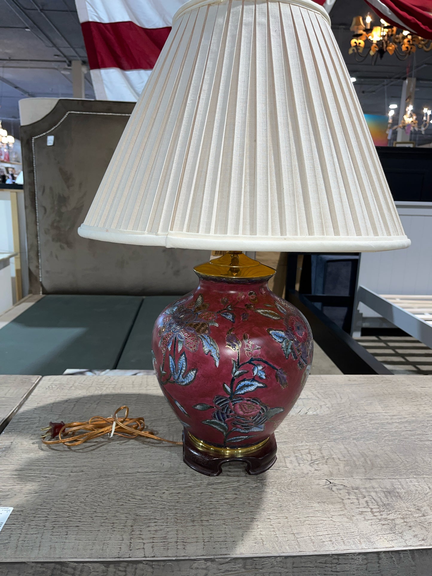 1970's Ming Style Urn Lamp